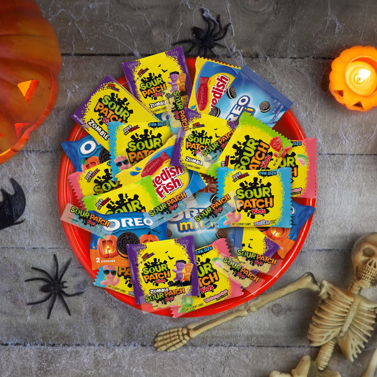 SOUR PATCH KIDS Treat Size Halloween Candy - 9.7oz/22ct